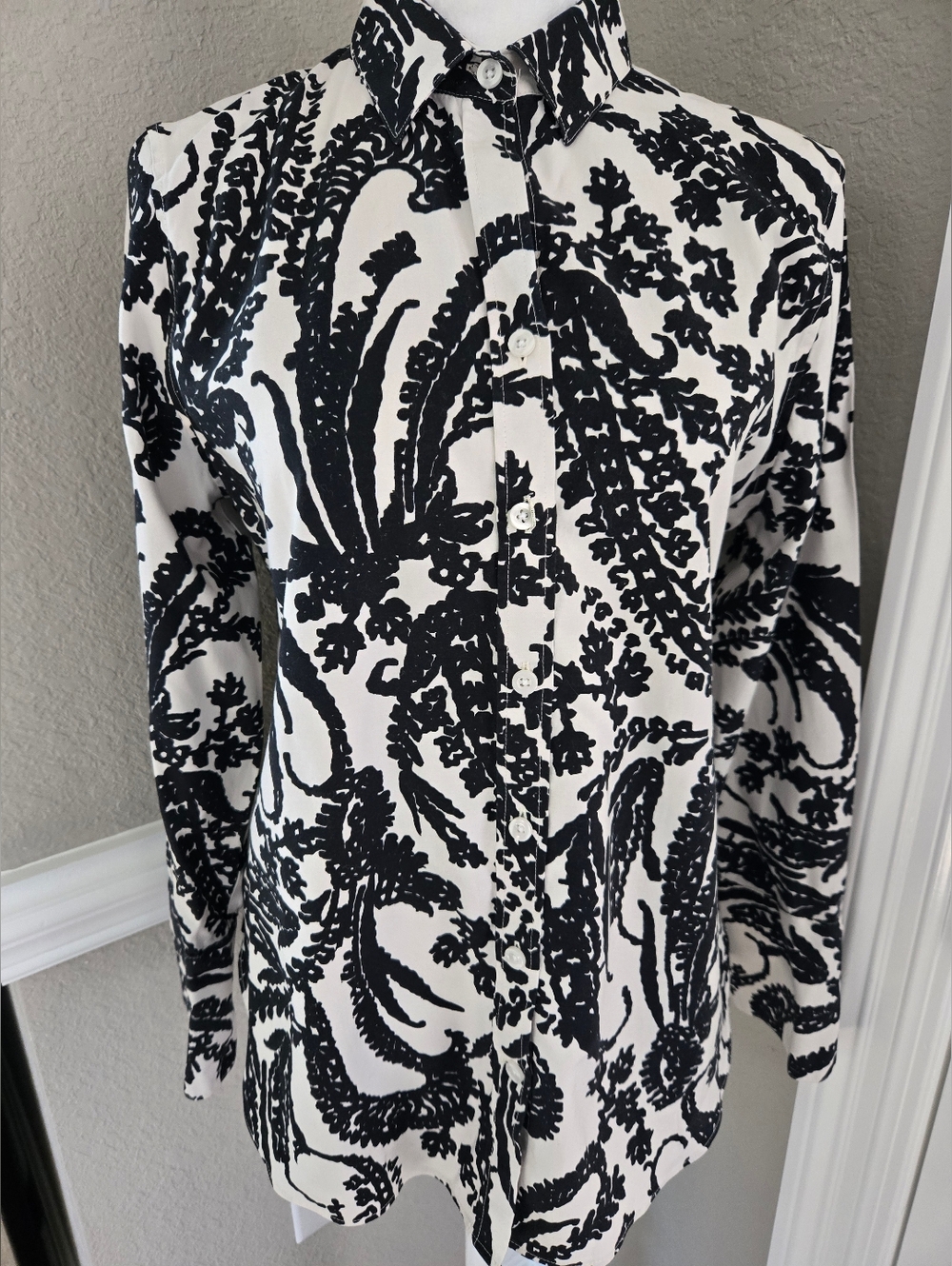 Chico's No Iron Paisley Top, Size 0.5